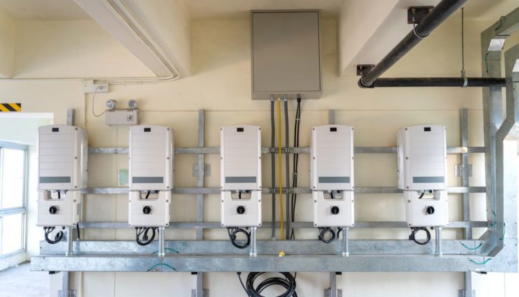   How do solar batteries work?  - CNET

