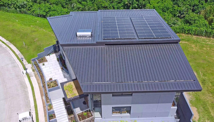 WHAT ARE SOLAR INVERTERS?

